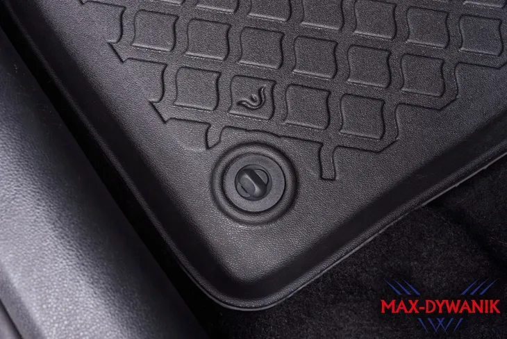 opel-combo-e-life-5os-2018-dywaniki-mata-stan-nowy-waga-z-opakowaniem-3-5-kg