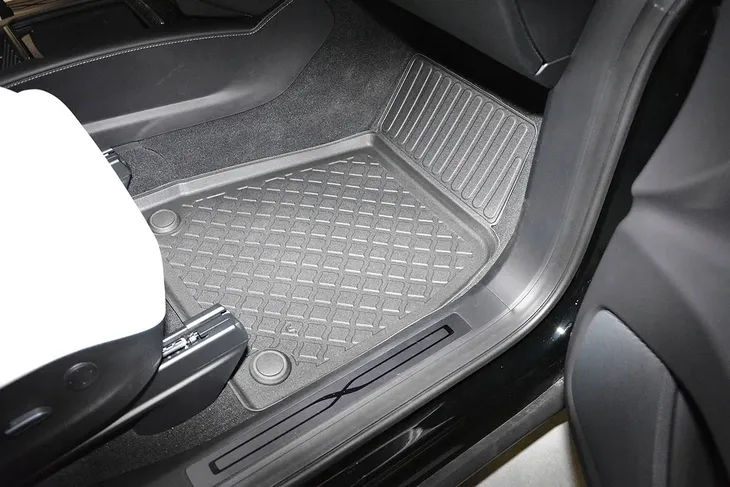 tesla-model-x-suv-2016-dywaniki-mata-kolor-czarny