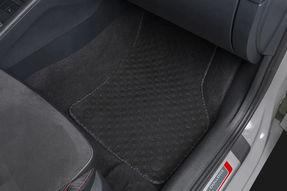 audi-a6-c7-2011-2018-dywaniki-czarne