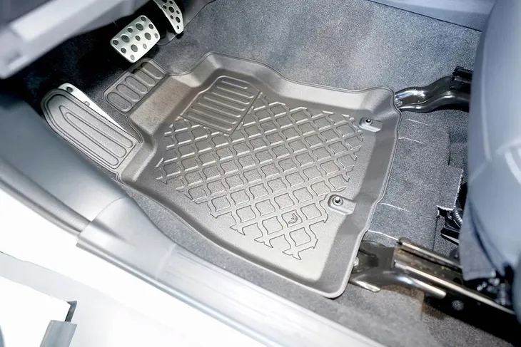 subaru-forester-v-e-boxer-2019-dywaniki-do-auta-liczba-elementow-komplety