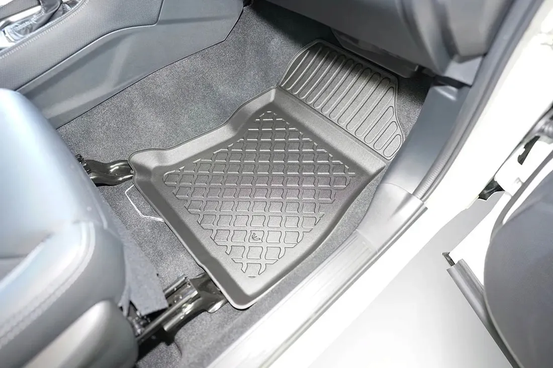 subaru-forester-v-e-boxer-2019-dywaniki-do-auta-stan-nowy