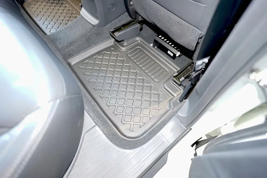 subaru-forester-v-e-boxer-2019-dywaniki-do-auta-stan-nowy