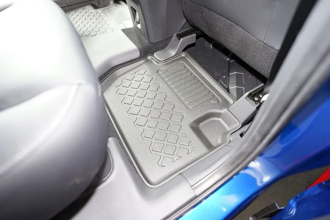 eclipse-cross-suv-hybryda-2021-dywaniki-do-auta-stan-nowy