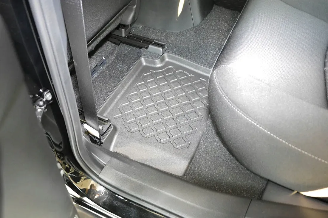 mazda-2-iii-hatchback-5d-2015-dywaniki-korytka