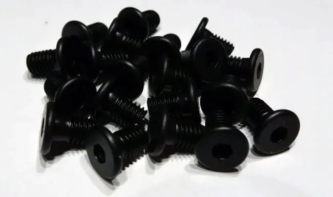 sruby-m5-30-mm-z-plaskim-lbem-25szt-stan-nowy