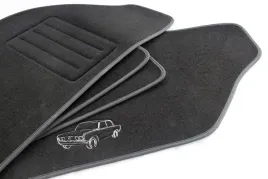 fiat-125p-67-92-dywaniki-welurowe-stopery-haft