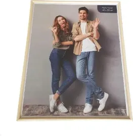 ramka-na-zdjecia-ze-zlota-ramka-40-x-50-cm-glamour