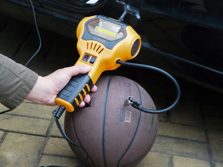 kompresor-sprezarka-powietrza-przenosna-opon-pilek-basen-technaxx-tx-129-kod-producenta-tx-129