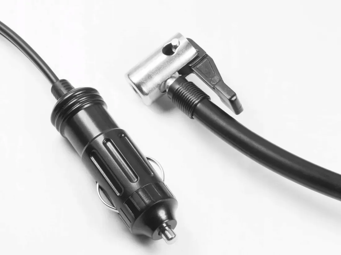 kompresor-sprezarka-powietrza-przenosna-opon-pilek-basen-technaxx-tx-129-stan-nowy