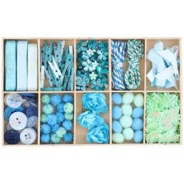 zestaw-ozdob-hobby-klamerki-wstazki-guziki-w-drewnianym-pudelku-niebieski