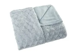 narzuta-pluszowa-170x210-eurofirany-andrea-niebieski-niebieska-koc