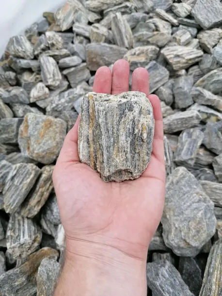 kora-kamienna-gnejs-biovita-31-63-mm-20-kg-gama-kolorystyczna-odcienie-szarego