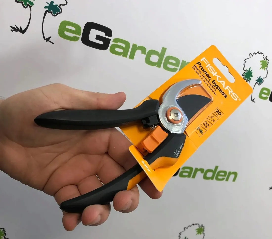 sekator-fiskars-nozycowy-solid-p321-stan-nowy