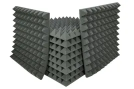 panel-akustyczny-piramidki-pianka-akustyczna-50x50-kwadraty-gabki-do-biura