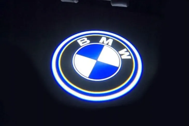 bmw-e12-e21-e23-e32-e38-projektor-led-logo-drzwi-stan-nowy