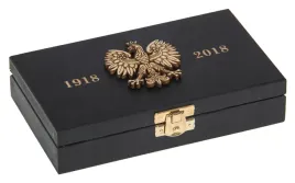 pudelko-czarne-orzel-godlo-niepodleglosc-order-eko