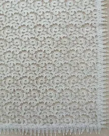 elegancki-obrus-gipiura-koronka-140x200-bialy
