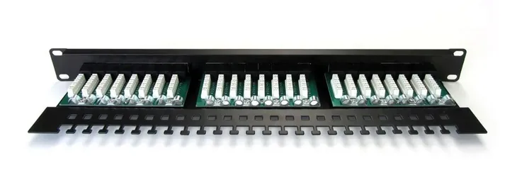 patch-panel-patchpanel-rack-19-5e-24p-utp-polka-waga-z-opakowaniem-1-22-kg