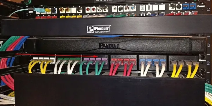 panduit-netkey-patch-panel-pusty-rack-19-24x-keystone-utp-prosty-stan-opakowania-oryginalne