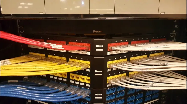 panduit-mini-com-modul-rj45-kat-6-utp-bialy-rodzaj-wtyki-rj45-producent-panduit