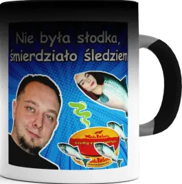 kubek-magiczny-czarny-magical-smierdzialo-sledziem