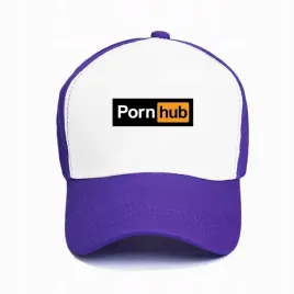 czapka-z-daszkiem-fioletowa-pornhub-01