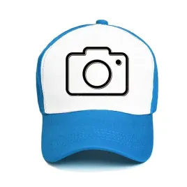 czapka-z-daszkiem-niebieska-fotografia