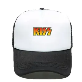 czapka-z-daszkiem-czarno-biala-kiss