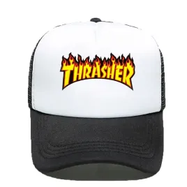 czapka-z-daszkiem-czarno-biala-trasher