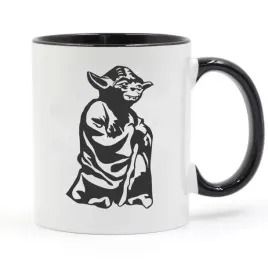 kubek-bialy-uchwyt-czarny-yoda-01
