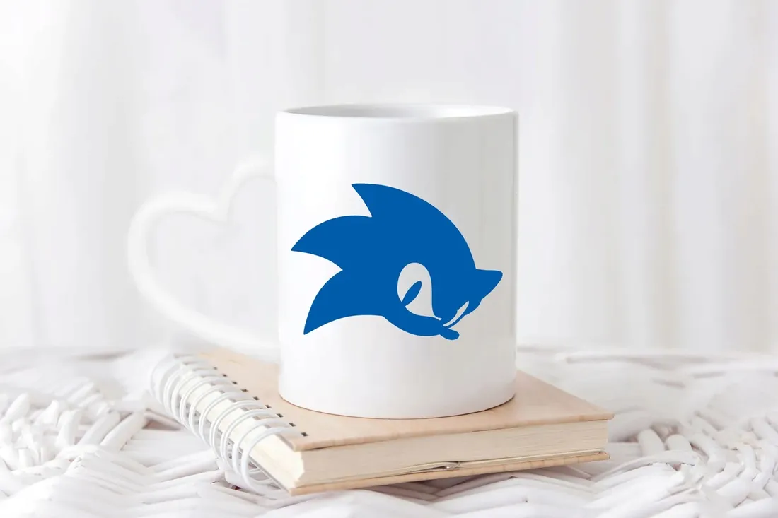 kubek-bialy-uchwyt-serce-sonic-01