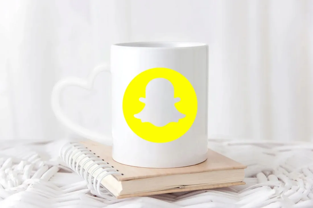 kubek-bialy-uchwyt-serce-snapchat-01
