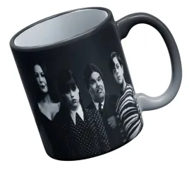 kubek-czarny-pdm-wednesday-addams-03-prezent