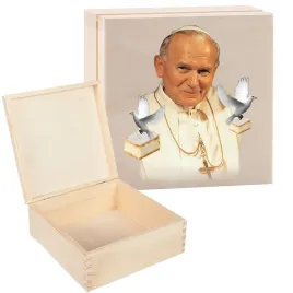pudelko-drewniane-prezent-papiez-01