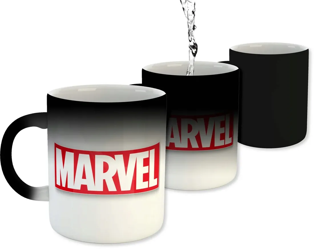magiczny-kubek-czarny-marvel