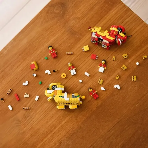 lego-40915-taniec-lwa-marka-lego