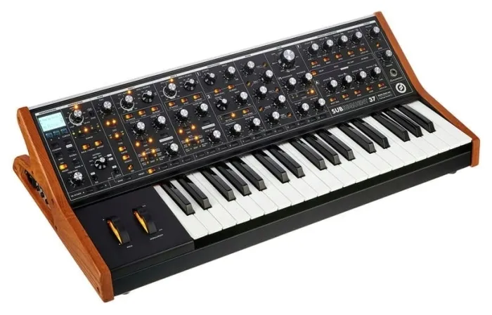 moog-subsequent-37-analogowy-syntezator