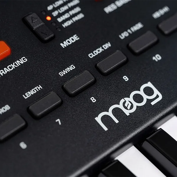 moog-messenger-analogowy-syntezator-liczba-klawiszy-32