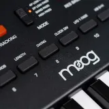 moog-messenger-analogowy-syntezator-liczba-klawiszy-32