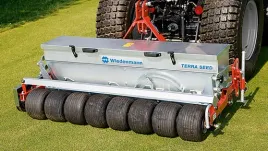 profesjonalny-siewnik-do-trawy-na-boiska-wiedenmann-terra-seed