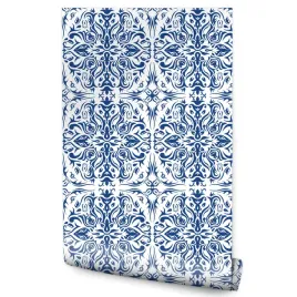 tapeta-do-salonu-niebiesko-biale-ornamenty-wzory