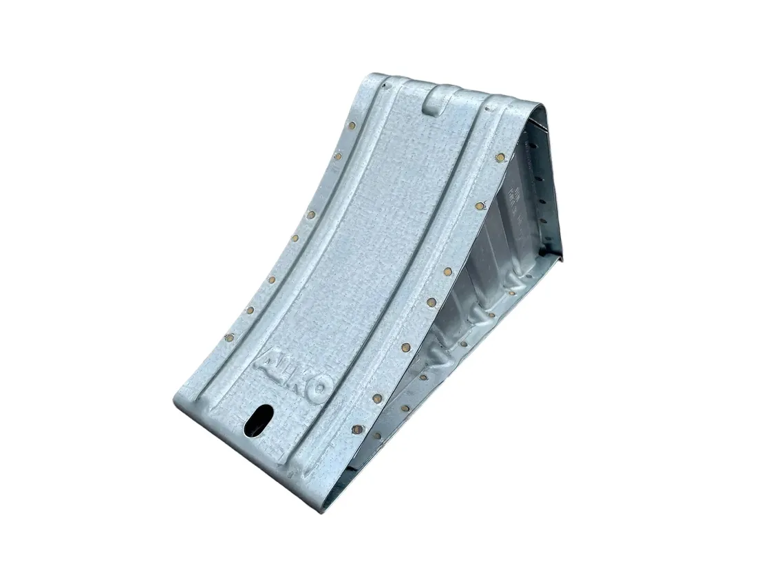 klin-pod-kola-metalowy-al-ko-e36