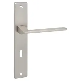 zambia-klamka-na-szyldzie-dlugim-na-klucz-satyna-mat-72mm-alu-steel