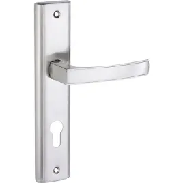 aria-klamka-na-szyldzie-dlugim-na-wkladke