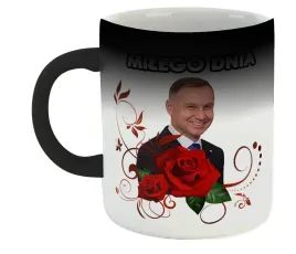 kubek-czarny-magiczny-pdm-andrzej-duda-01-prezent