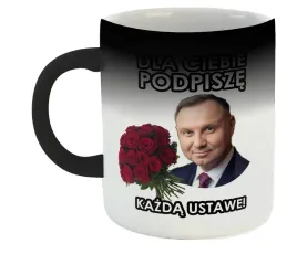 kubek-czarny-magiczny-pdm-andrzej-duda-03-prezent