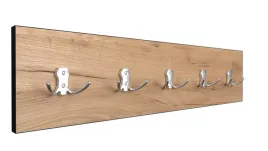 maly-wieszak-scienny-na-ubrania-dab-hak-satyna