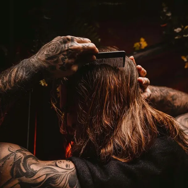 angry-beards-grzebien-do-brody-dual-comb-material-tworzywo-sztuczne