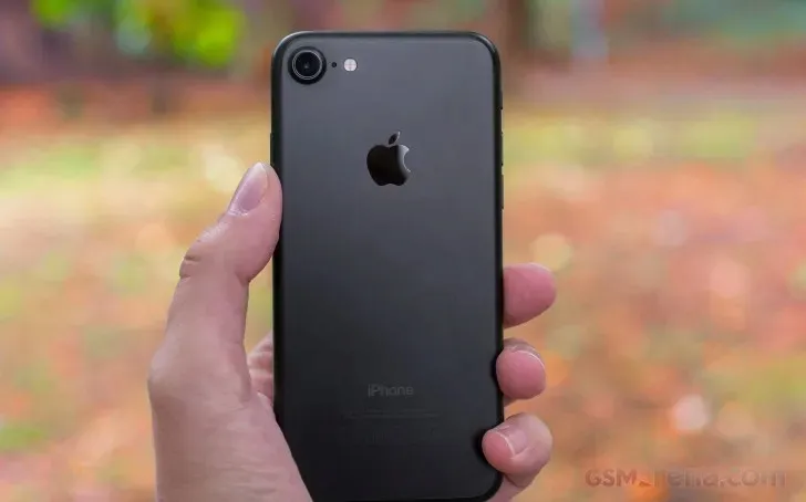 org-apple-iphone-7-32-gb-czarny-ladowarka-gratis