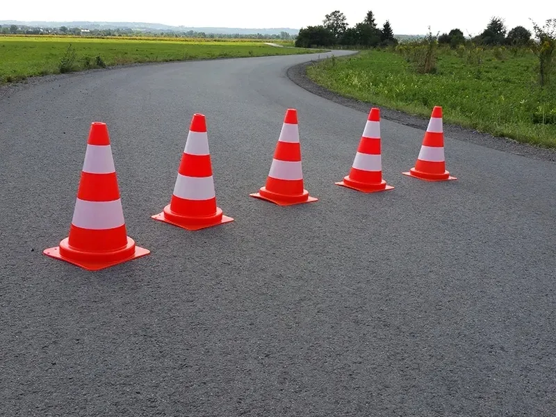 pacholek-drogowy-nieodblaskowy-75-cm-stan-nowy